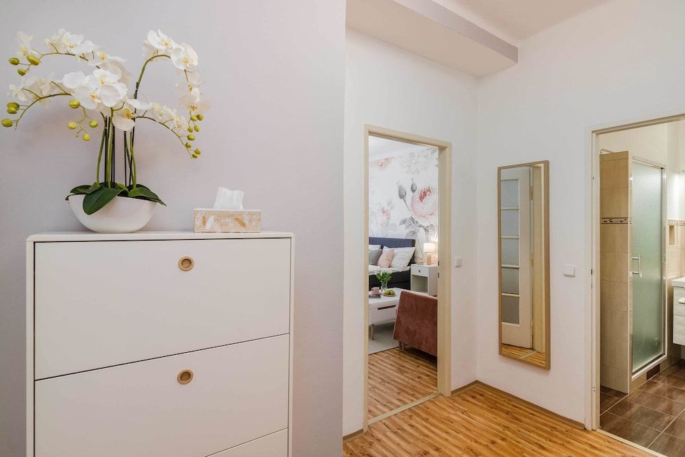 APT Prague Ch. Bridge by Michal&Friends Studio 23