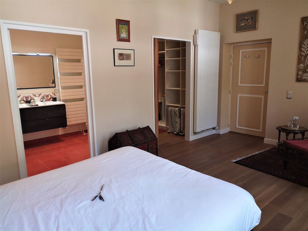 Exclusive Double Room, Ensuite, Garden View (Les Indes)