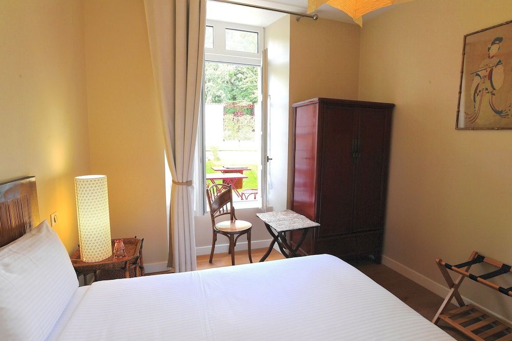 Luxury Double Room, Ensuite, Garden View (Orient)