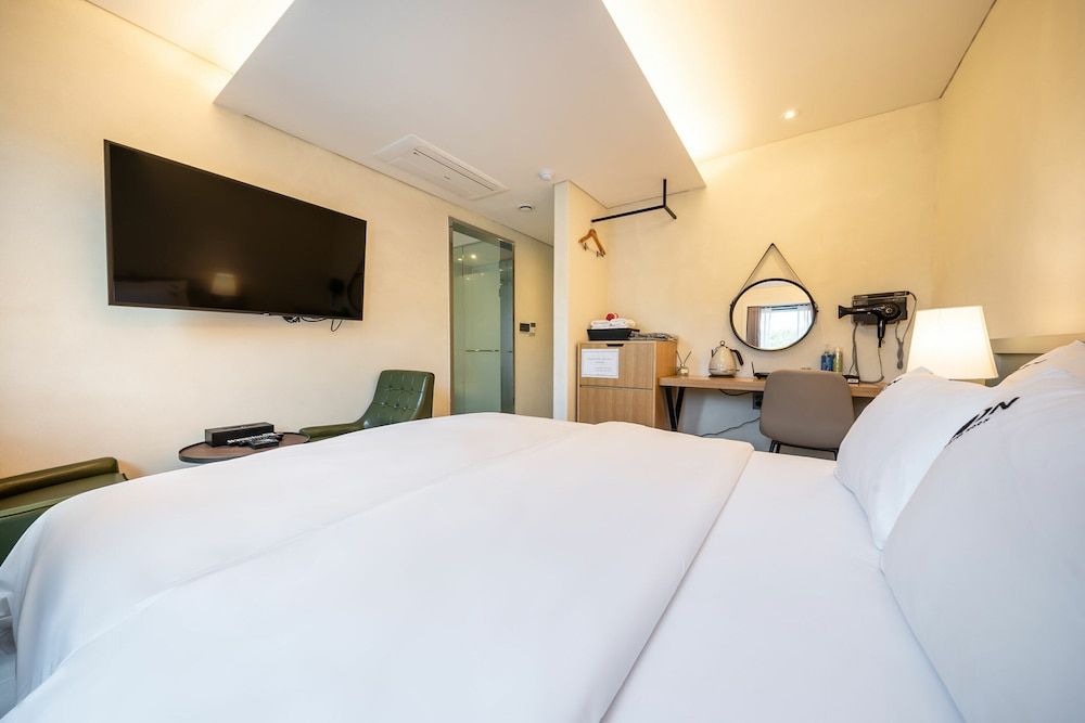 Hotel Moon Deluxe Room 8