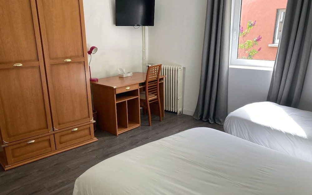 hôtel Aigle d'or Standard Triple Room 5