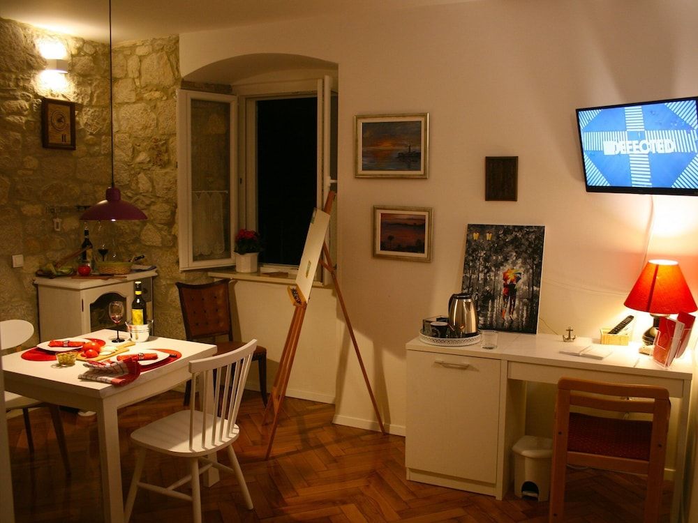 undefined Old City Center Suite 9