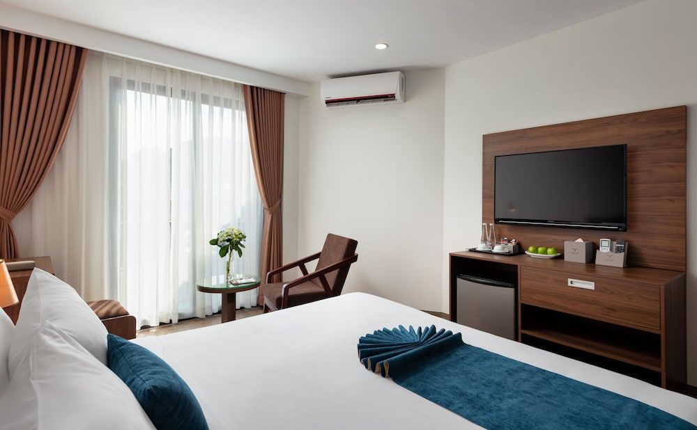 undefined La Batisse Kim Ma Hotel 5