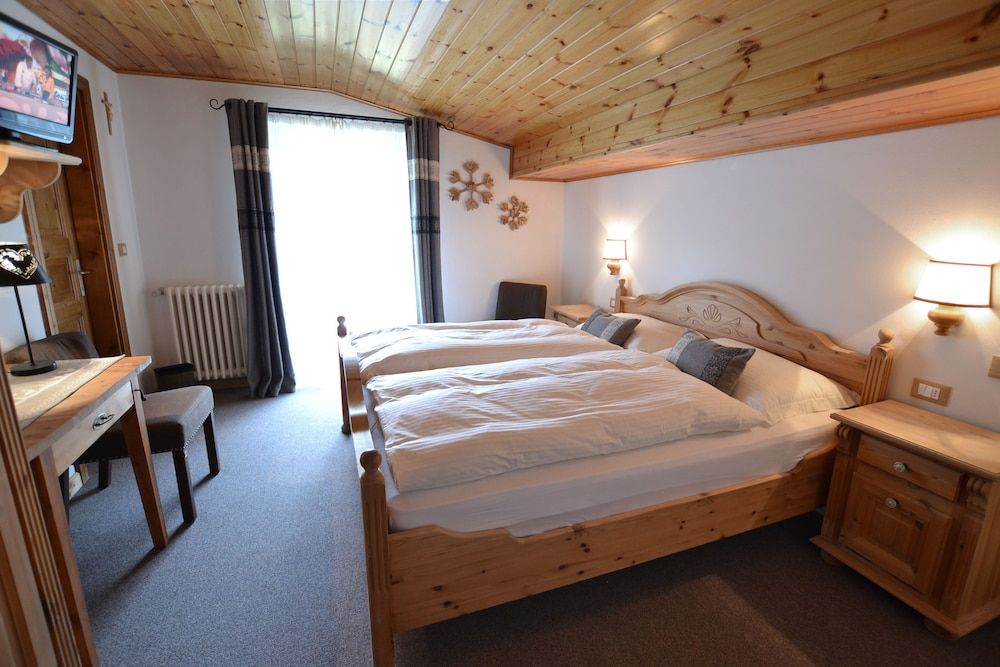 Double or Twin Room, Balcony, Mountain View