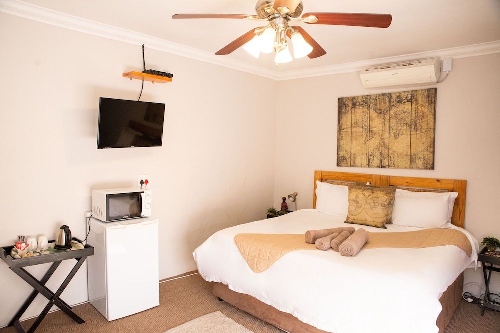 Danlee Overnight Accomodation Luxury Double or Twin Room, 1 Bedroom, Non Smoking, Garden View 2