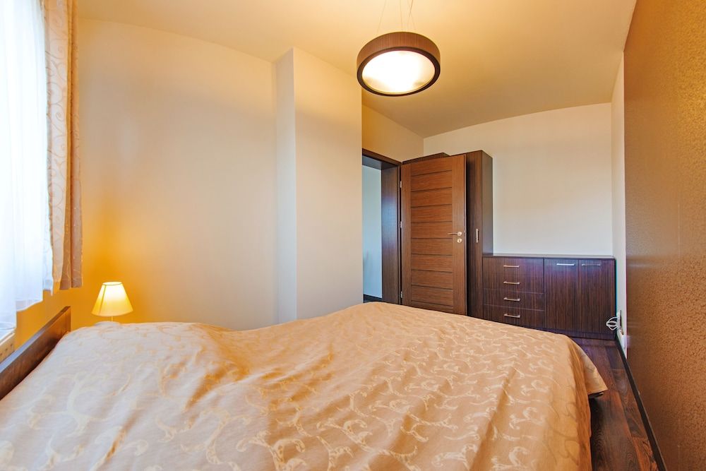 Apartment (43 B)