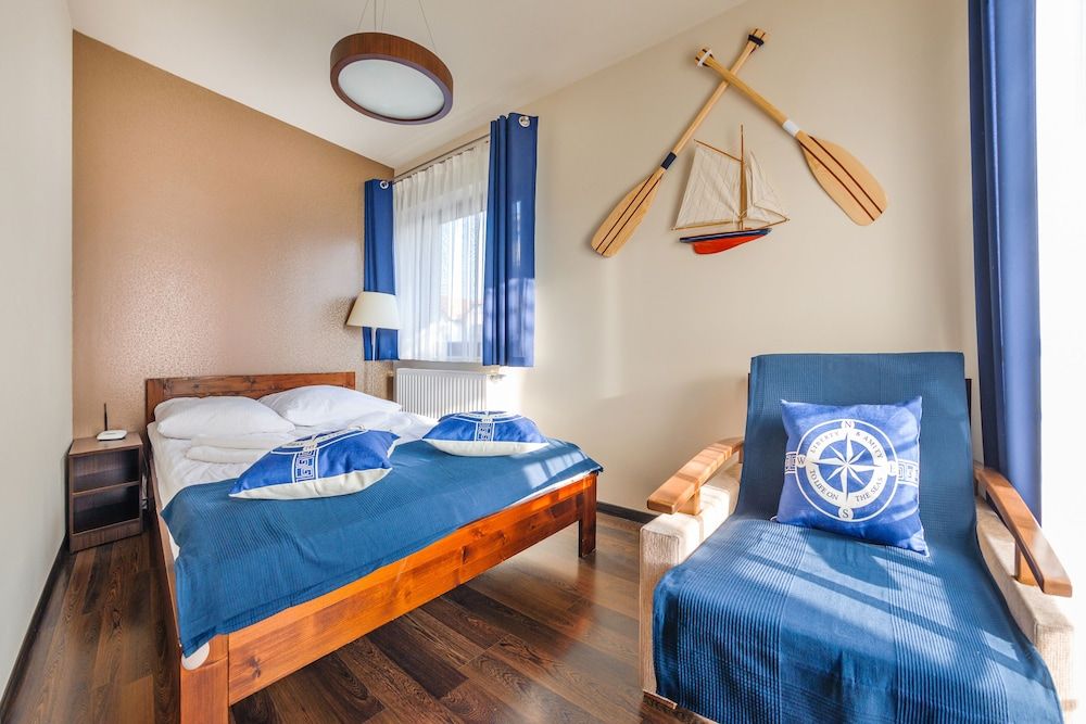 Apartment (13 B)