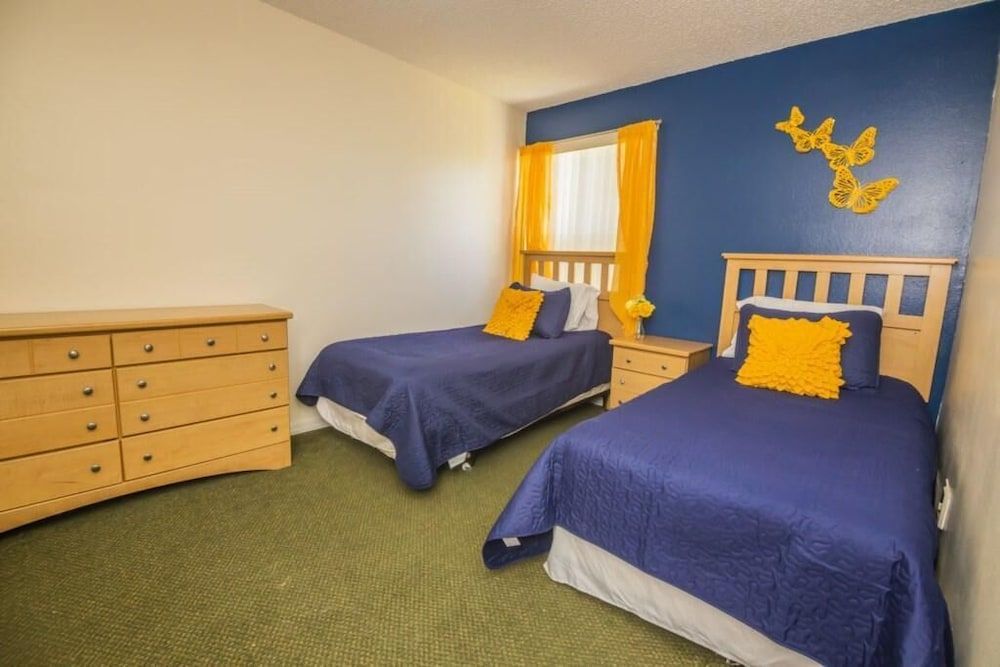 Marcia's Somerset Condo Condo, Multiple Beds (Marcia's Somerset Condo)