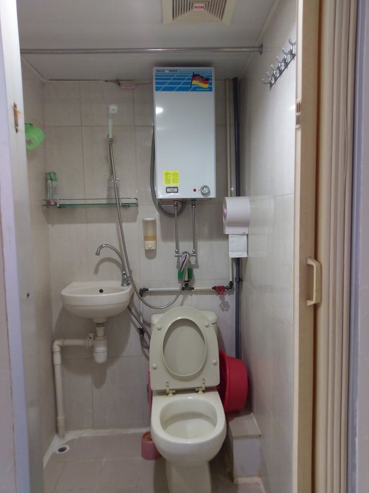 Mei Wah Guesthouse Economy Double Room 2