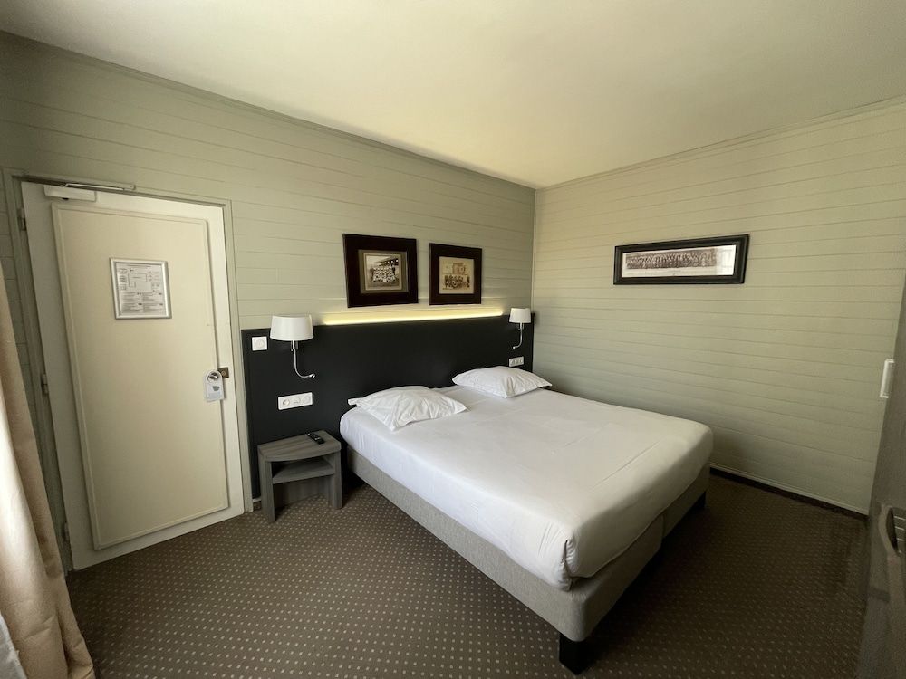 Hotel SPA Piscine le Petit Castel Superior Double Room 7