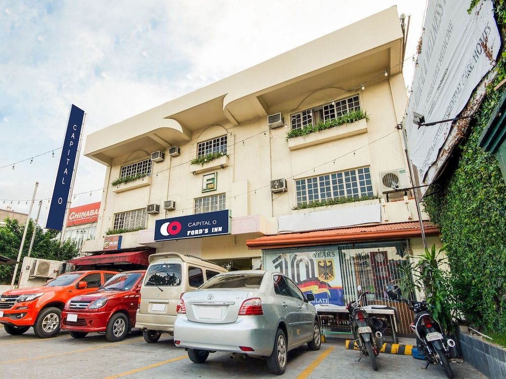 undefined Vaccinated Staff - Capital O 465 Ford's Inn