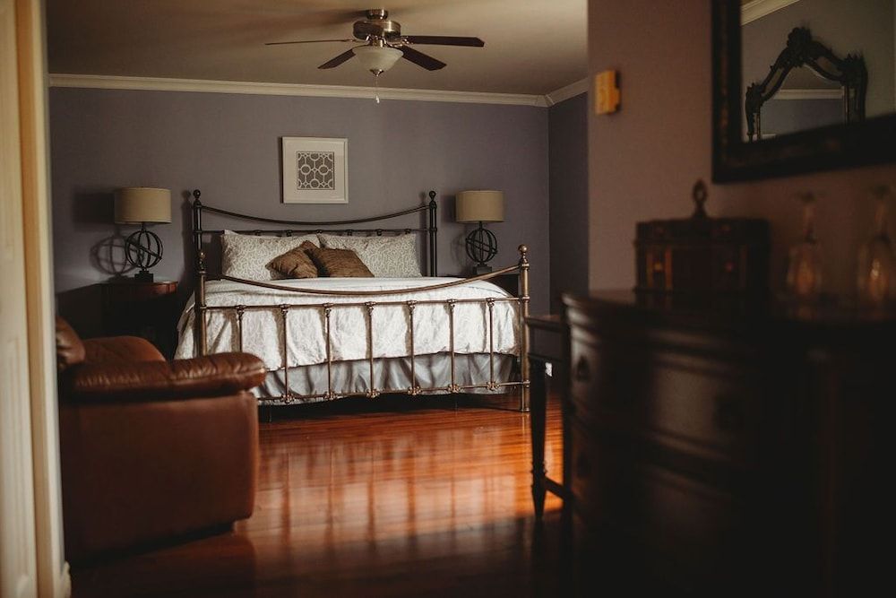 Honeymoon Room
