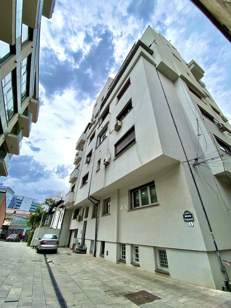 undefined Downtown Victoria Apartments By CityBookings 4