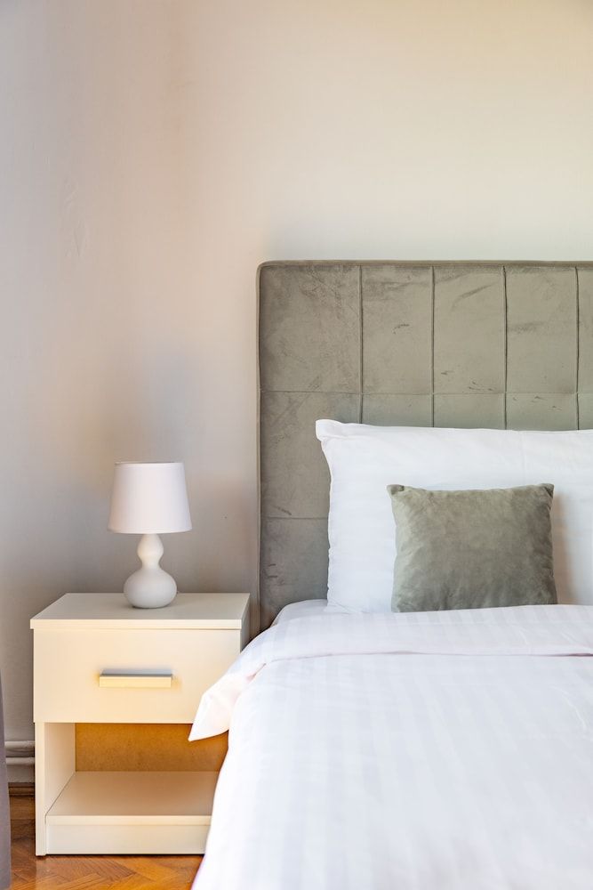undefined Downtown Victoria Apartments By CityBookings