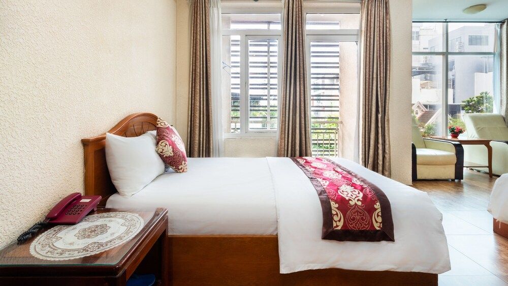 undefined HANZ Queen Airport Hotel Tan Binh 8