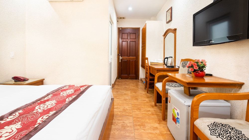 undefined HANZ Queen Airport Hotel Tan Binh 6
