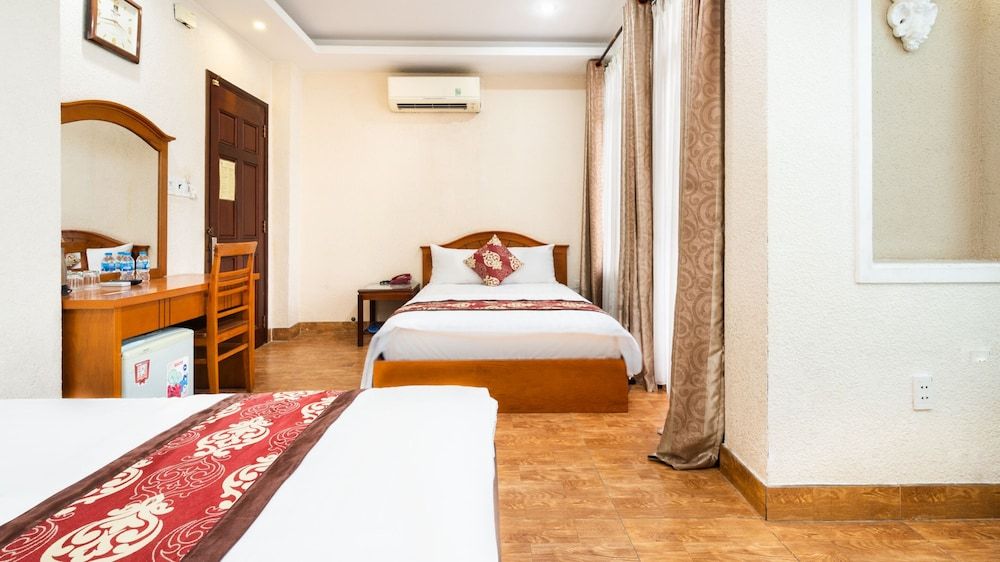undefined HANZ Queen Airport Hotel Tan Binh 7