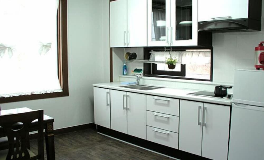 White House on the Hill HayanZip Double Room (Moolsori) 5