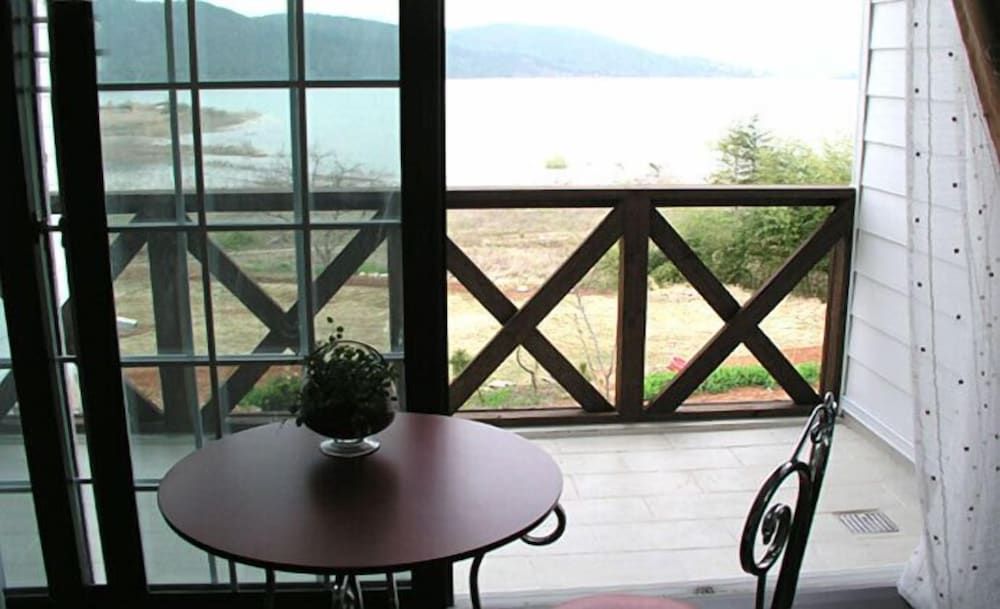 White House on the Hill HayanZip Double Room (Moolsori) 7