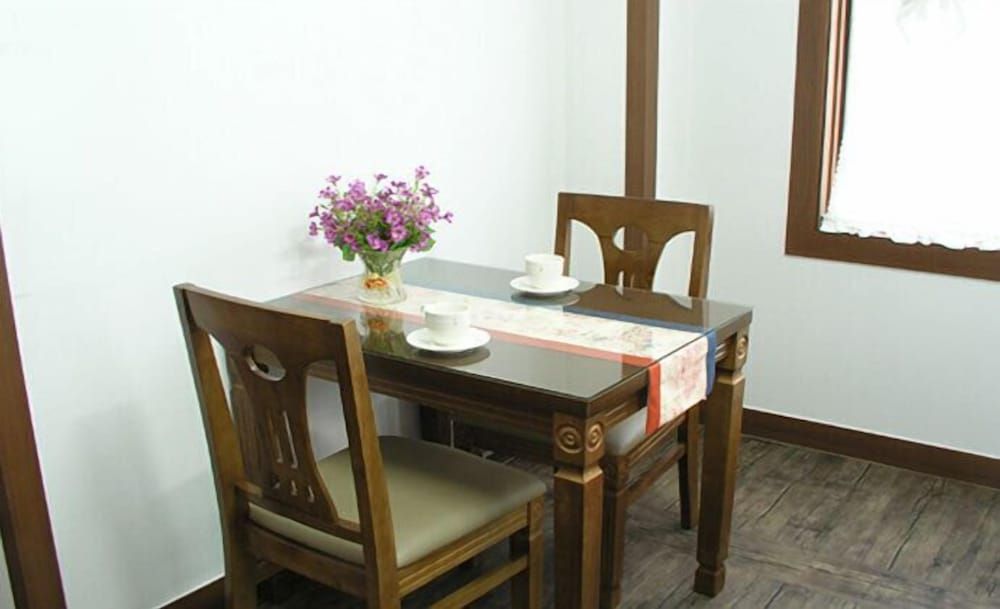 White House on the Hill HayanZip Double Room (Moolsori) 4