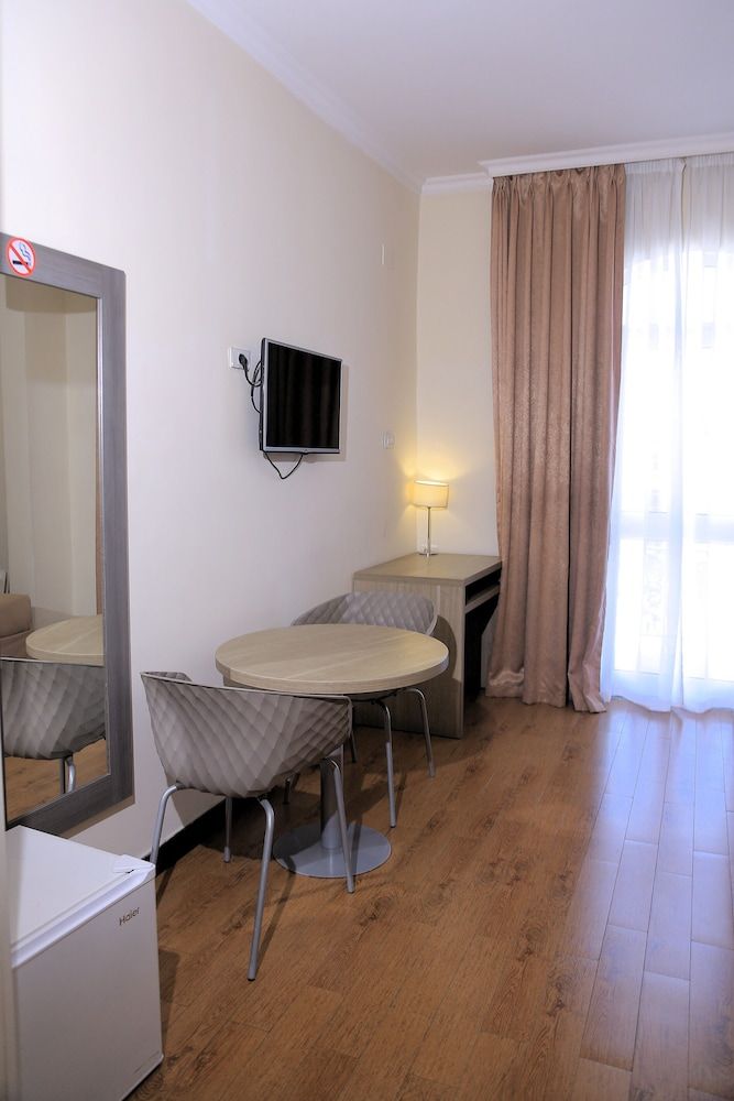 Venetian Hotel Superior Room 7