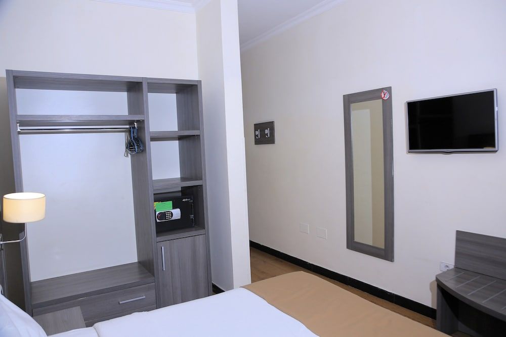 Venetian Hotel Standard Room 8