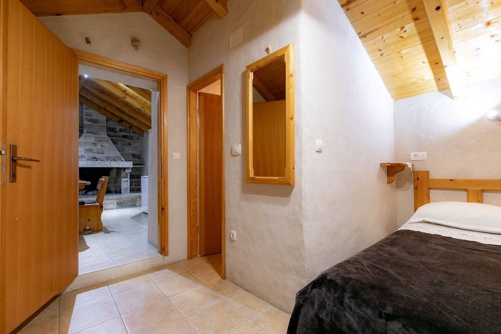 Stone House Harmony Apartment (One Bedroom Apartment - Patio and Gar) 4