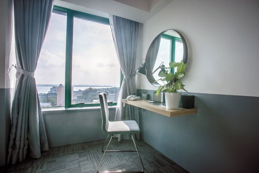 Z Hotel Johor Deluxe Twin Room 11