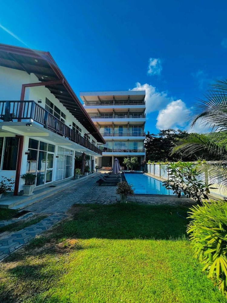 undefined Chill Bay Weligama 6