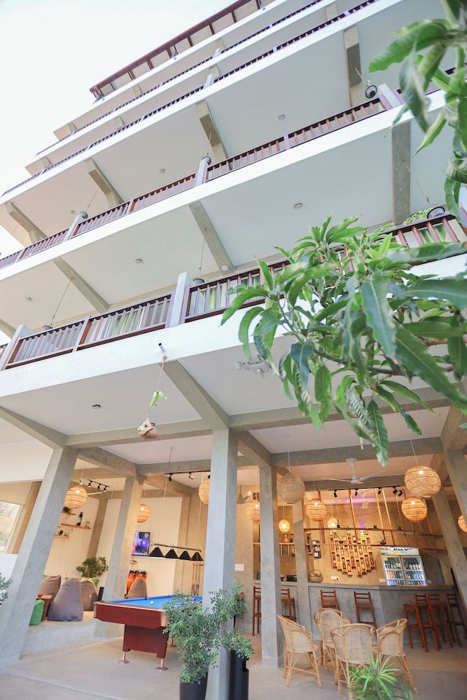 undefined Chill Bay Weligama 8