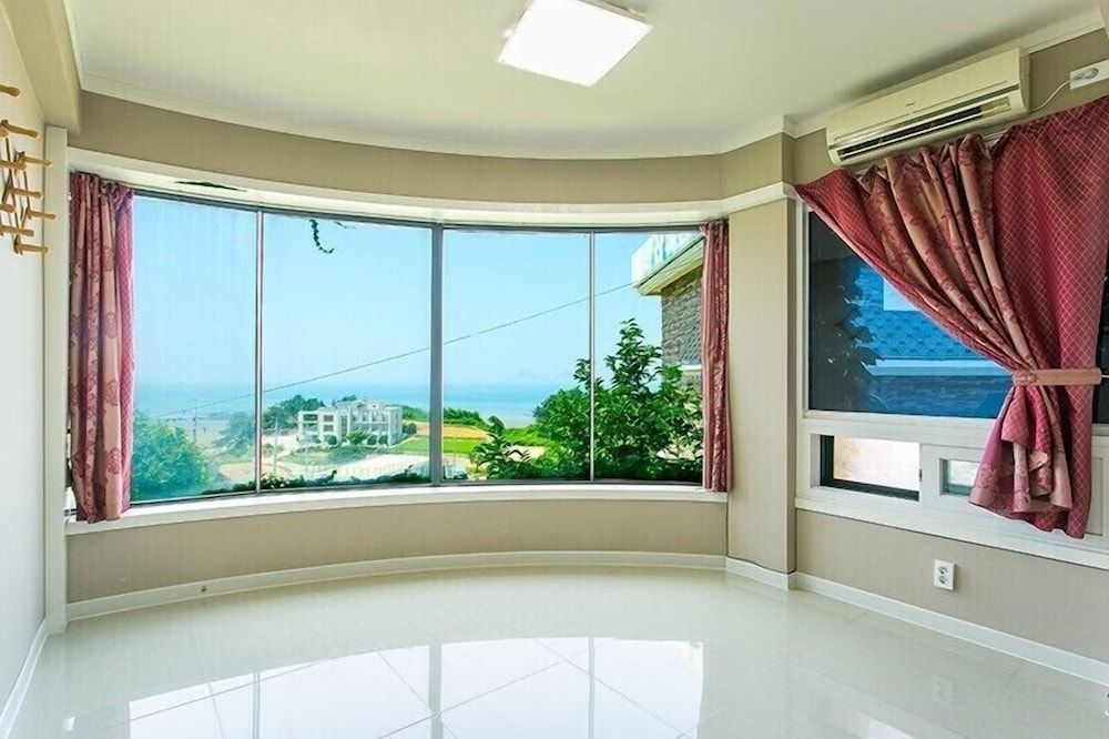 Byeonsan Dongguerami Pension Basic Room (Cha-Seok-Kang) 2