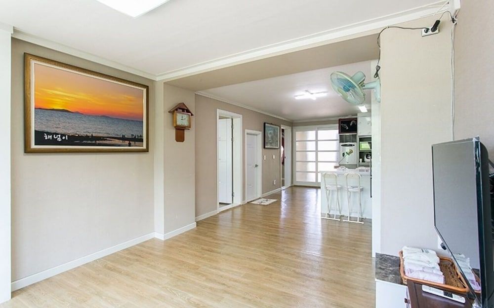 Byeonsan Dongguerami Pension Superior Room (Hae-Neom-Ee) 12