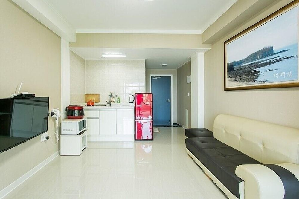 Byeonsan Dongguerami Pension Basic Room (Jeok-Byuk-Kang) 4