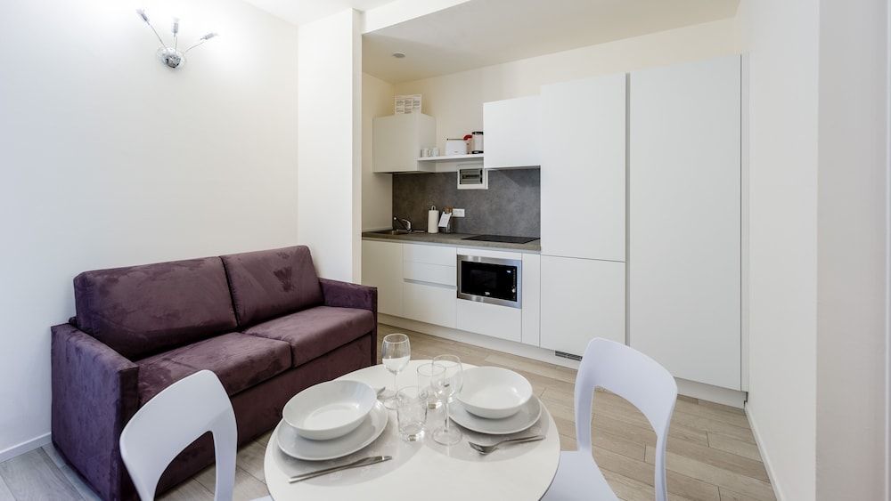 The B Village Business Studio 6