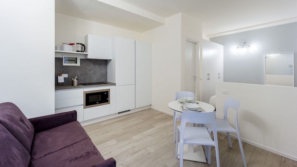 The B Village Business Studio 8