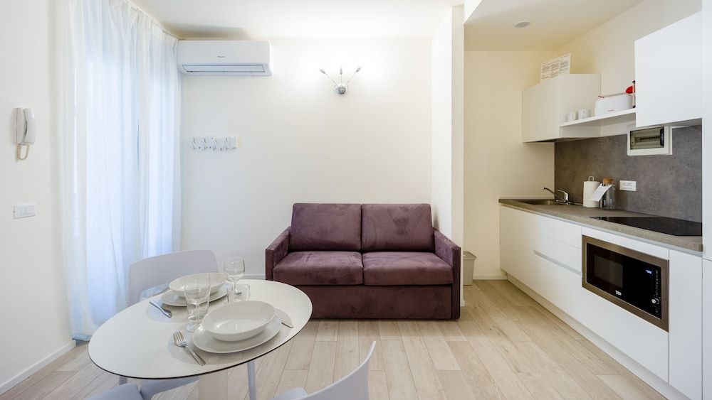 The B Village Business Studio 9