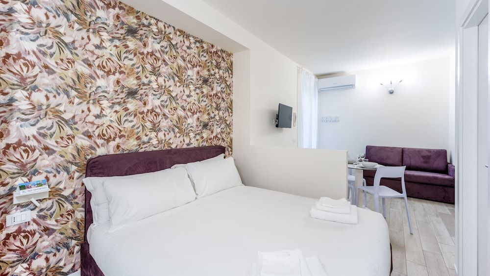 The B Village Business Studio 2