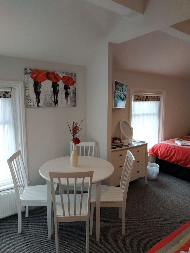 undefined The Castleton 9