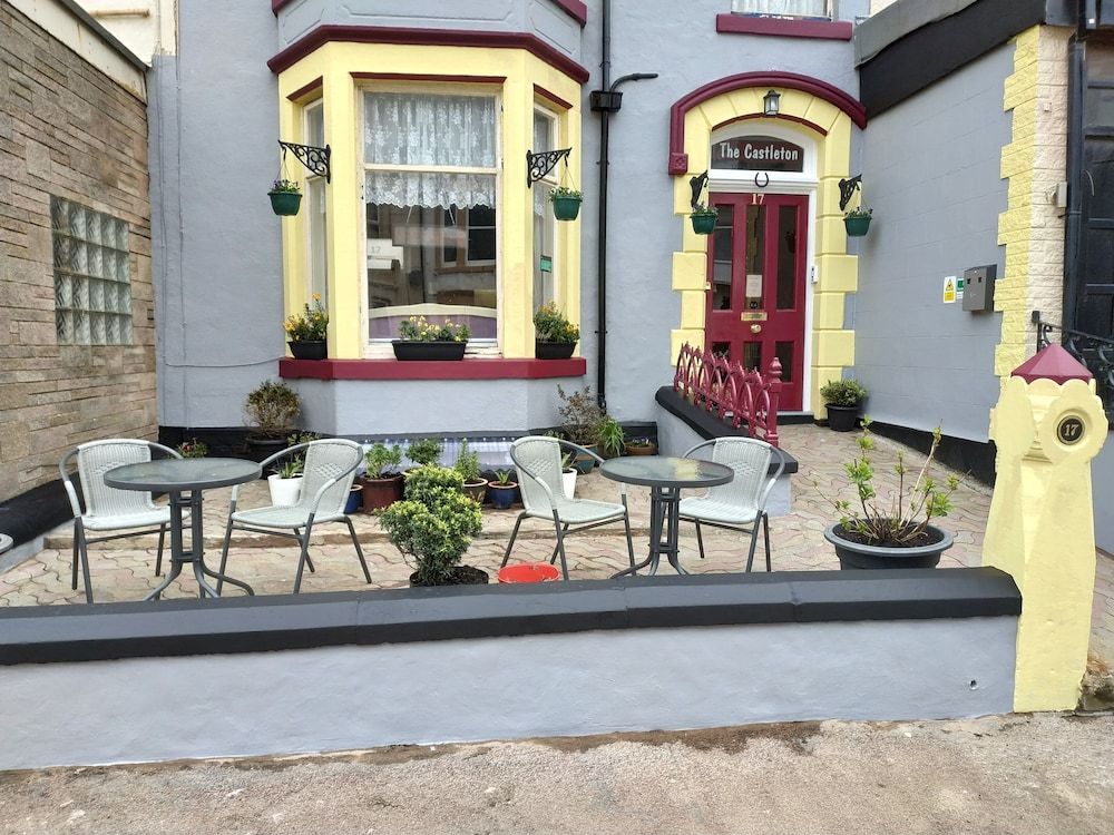 undefined The Castleton 6