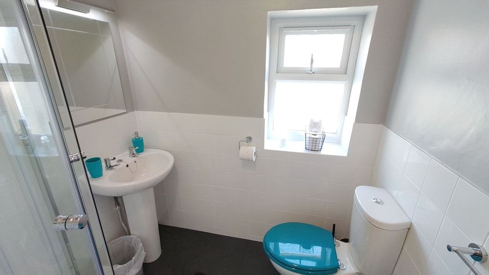 The Castleton Double Room, 1 Double Bed (1 Adult and 1 Child) 17