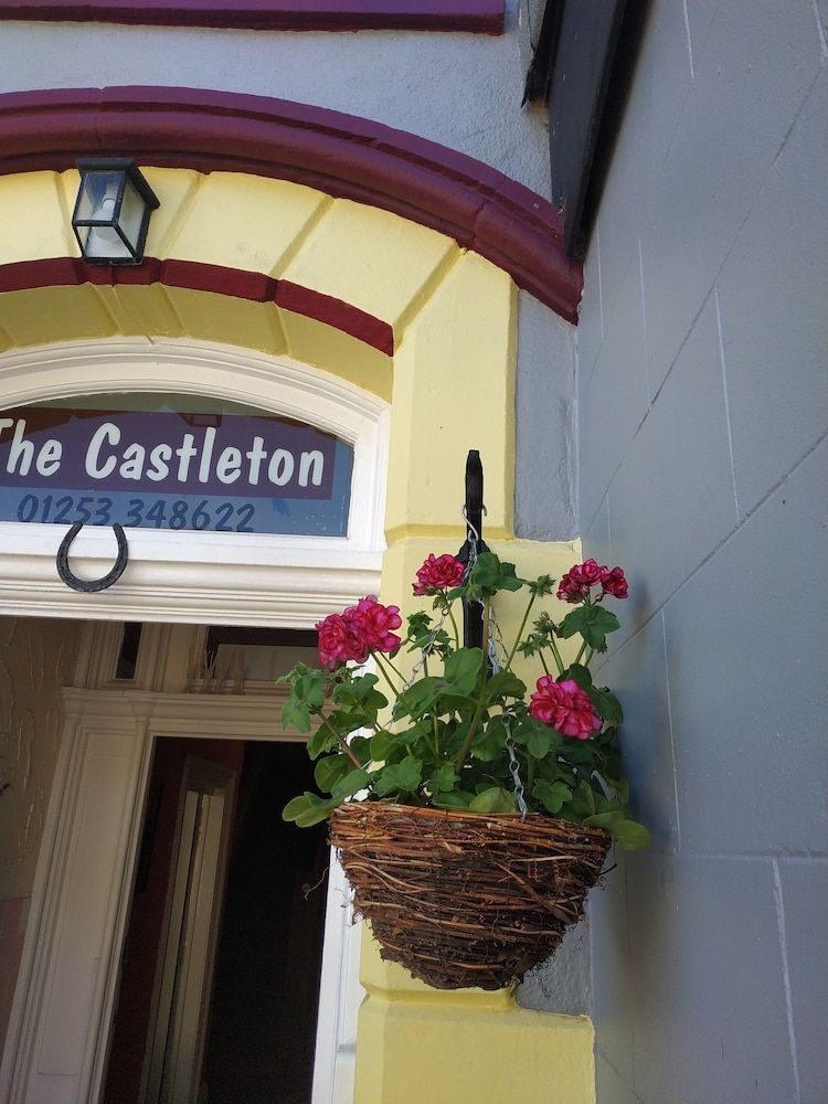 undefined The Castleton 8