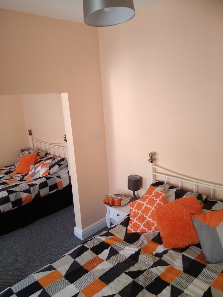 undefined The Castleton 5