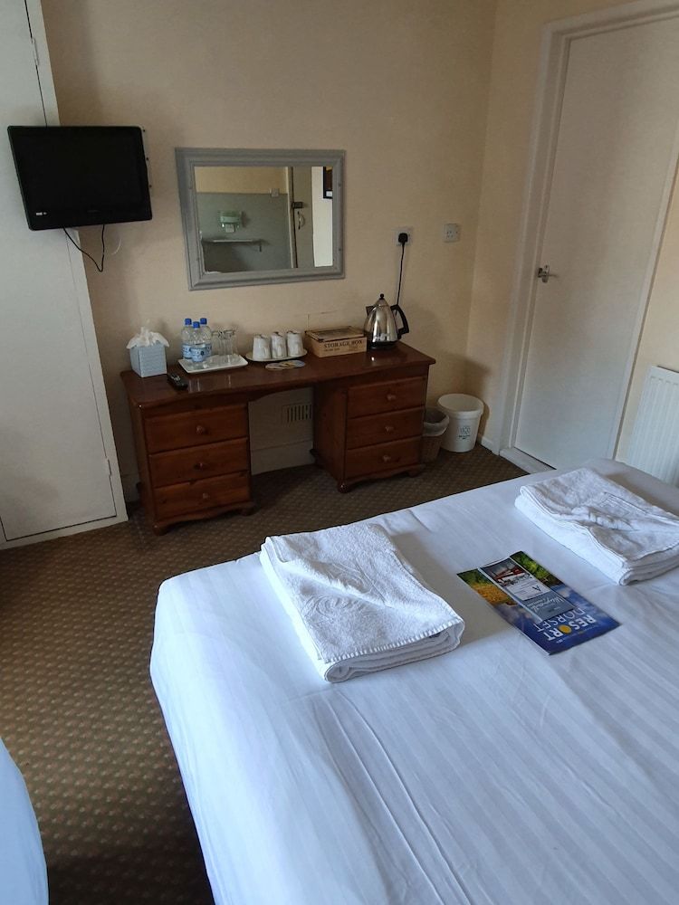 Alexandra Hotel Family Room 4