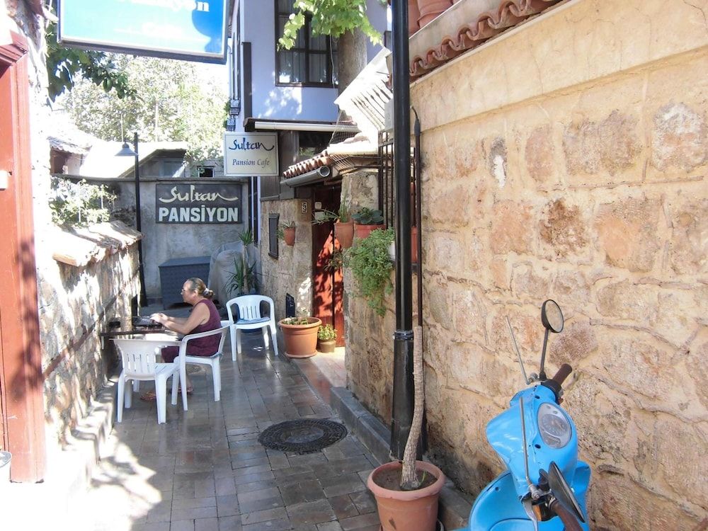 undefined Sultan Pension 6