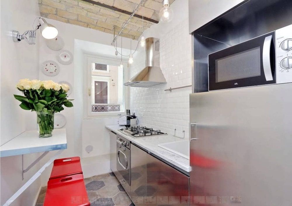 undefined Charming flat near Colosseum 5