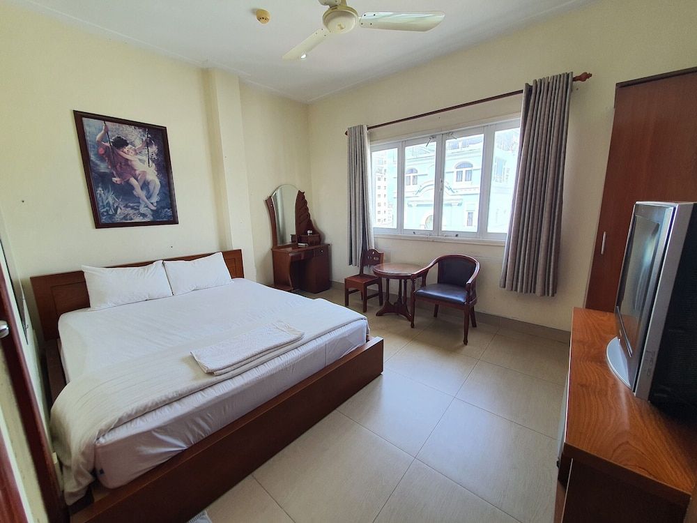 undefined Hotel Nguyên Anh 2 10
