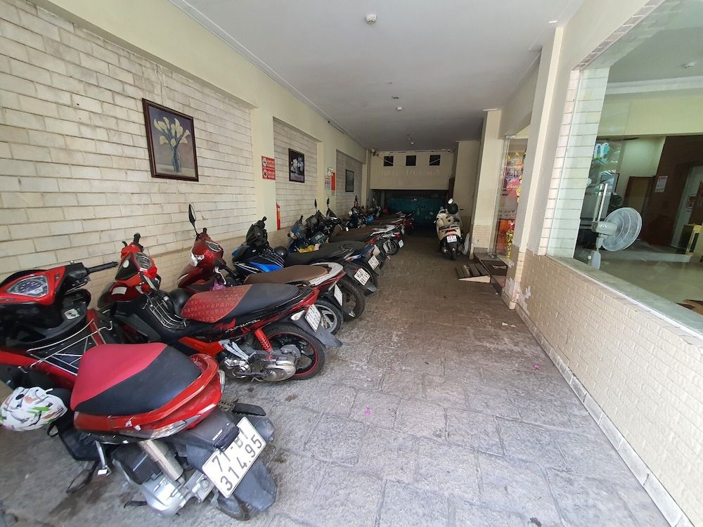 undefined Hotel Nguyên Anh 2 4