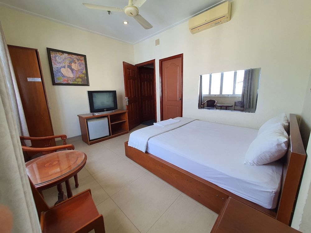 undefined Hotel Nguyên Anh 2 9