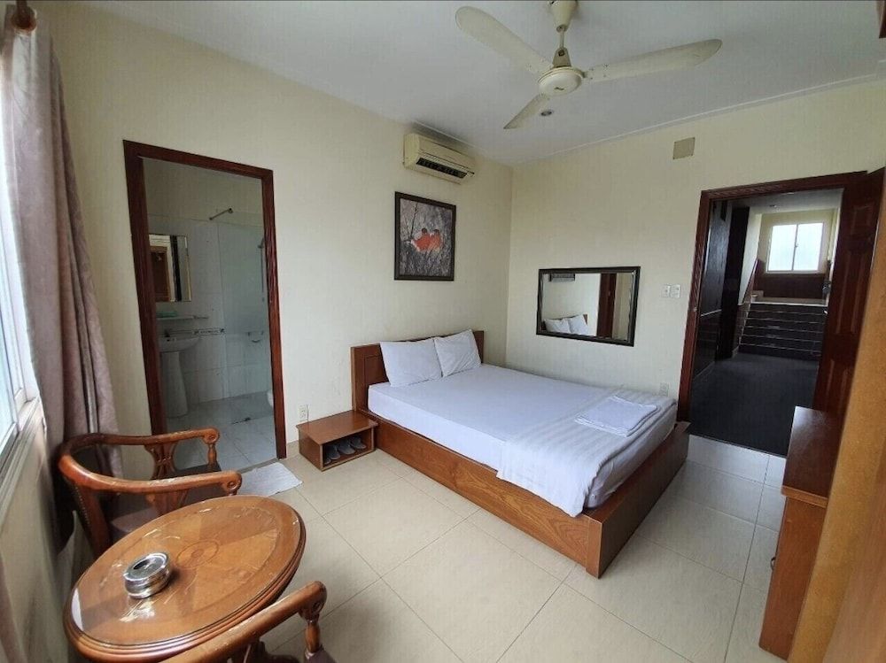 undefined Hotel Nguyên Anh 2 8