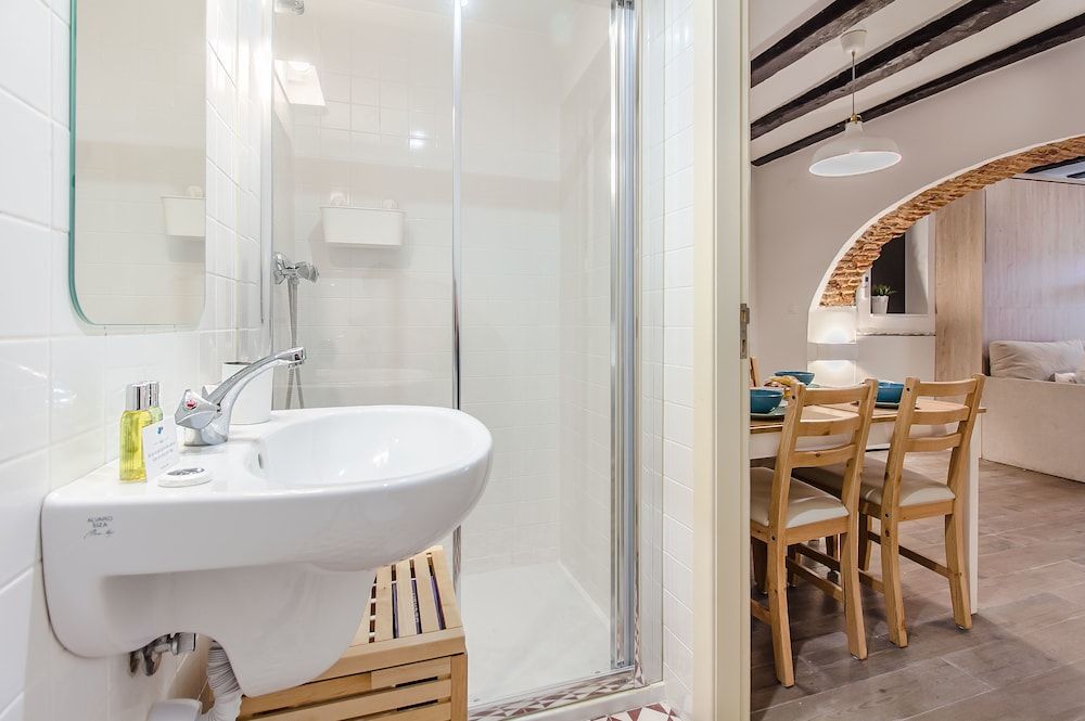 Guest Inn Alfama Apartment, 1 Bedroom 25